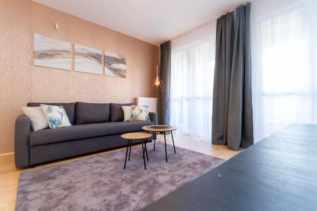 Gozsdu White Raven 3 - Terrace And Free Underground Parking Apartment Budapest Exterior photo