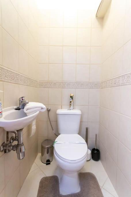 Gozsdu White Raven 3 - Terrace And Free Underground Parking Apartment Budapest Exterior photo